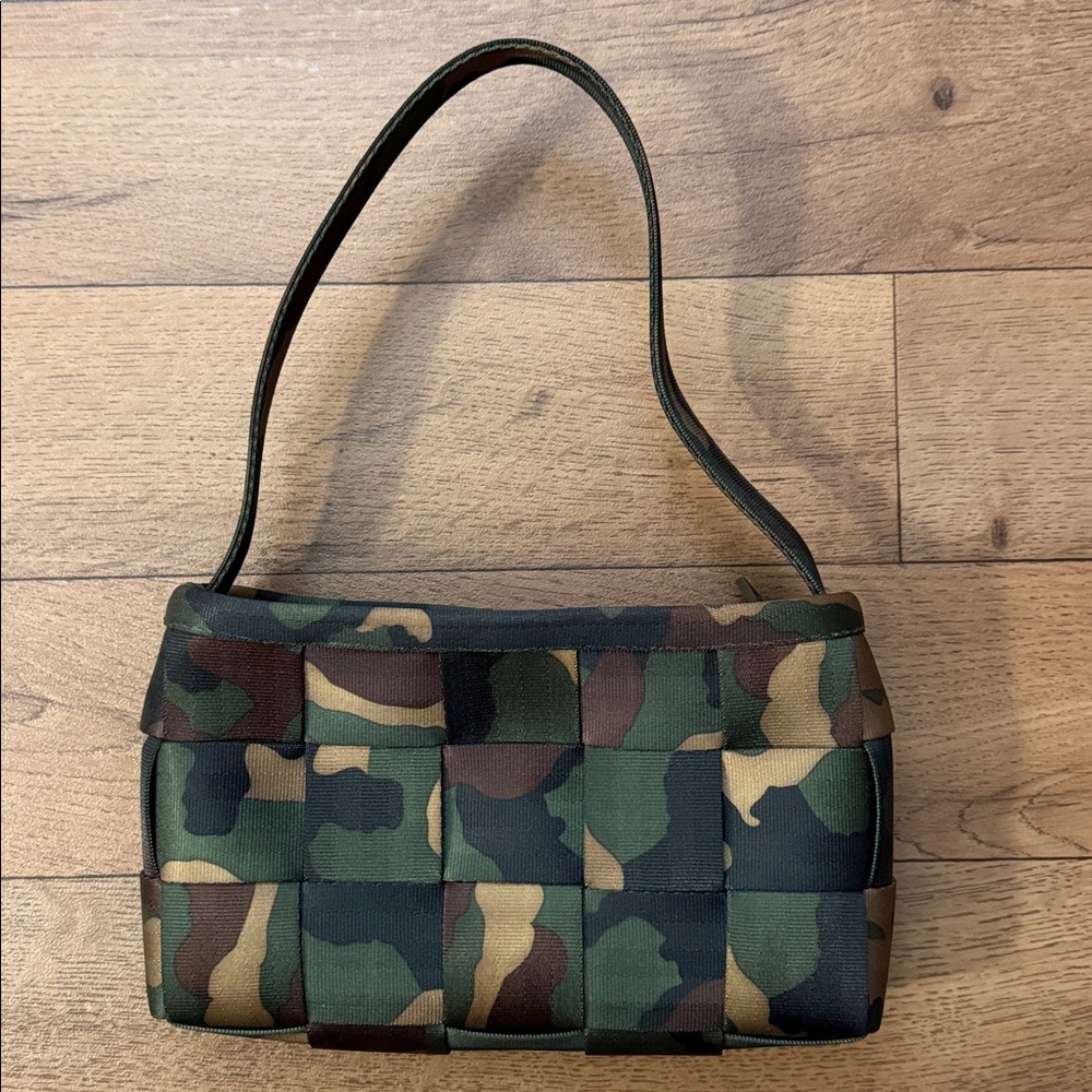 Harvey’s Seatbelt Bag Camouflage Print Shoulder Bag Army Brat Camo Originals Lux